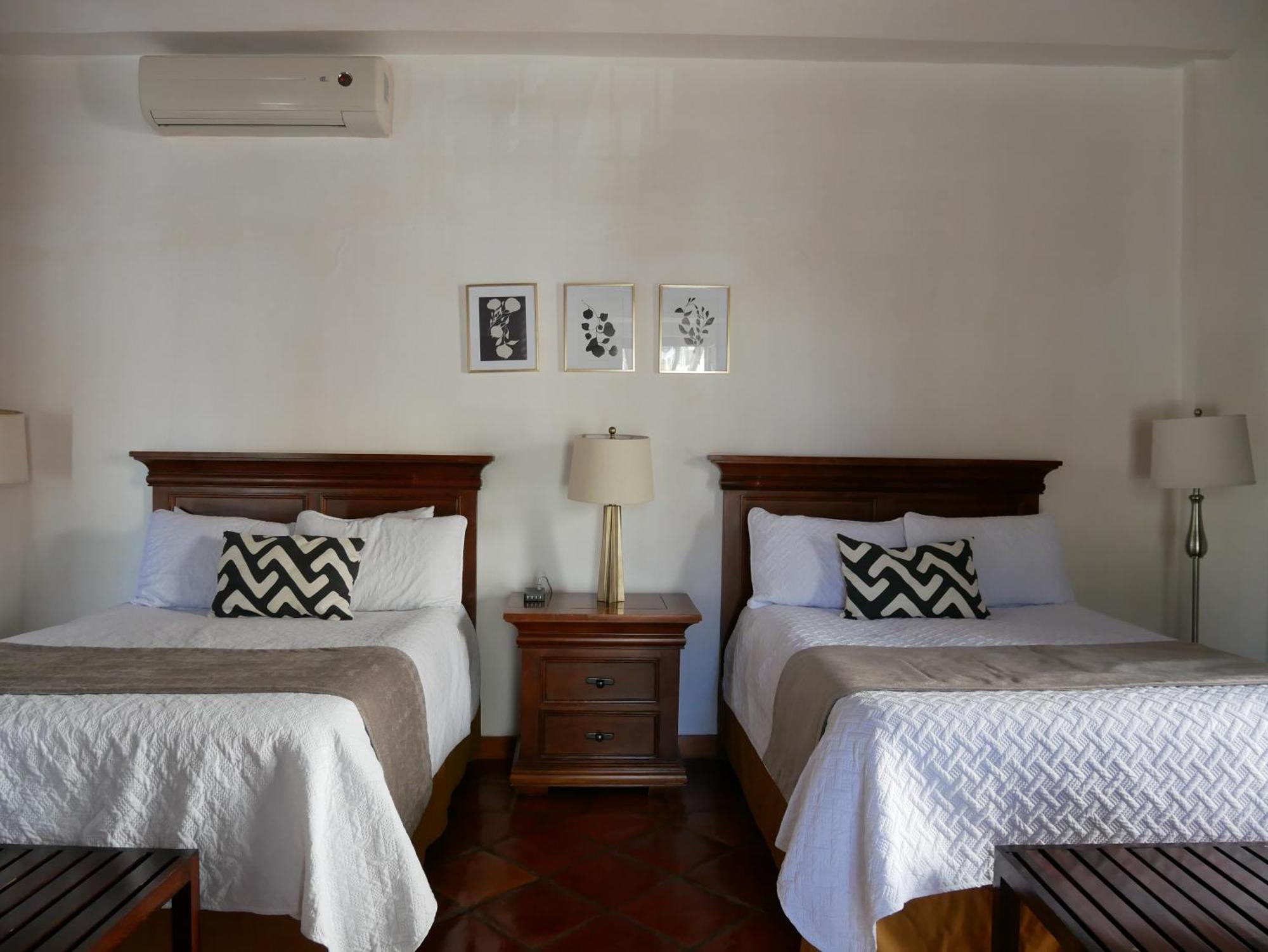 Hotel El Farol Parras de la Fuente Εξωτερικό φωτογραφία